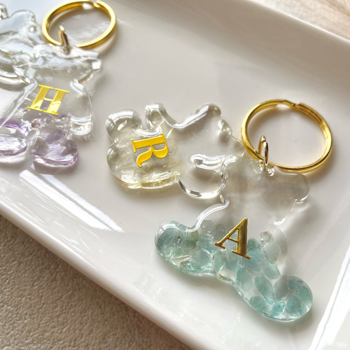 名入れ/文字入れ無料】くまさんの天然石チャーム レジン