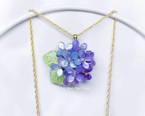 美品】ビンテージ 紫色 花模様 ガラスネックレス✨ レディース