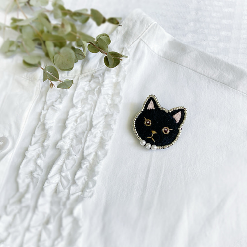 黒猫刺繍ブローチ】アニマル刺繍ブローチ 黒ネコ ブローチ Hi-na 通販