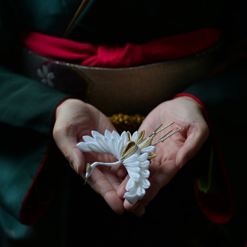 Tsuru】つまみ細工髪飾り 鶴 和装 着物 振袖 袴 色打掛 成人式
