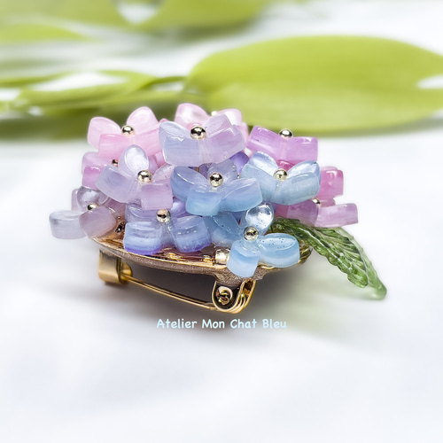 紫陽花のブローチ ピンク×ブルー ブローチ AtelierMonChatBleu