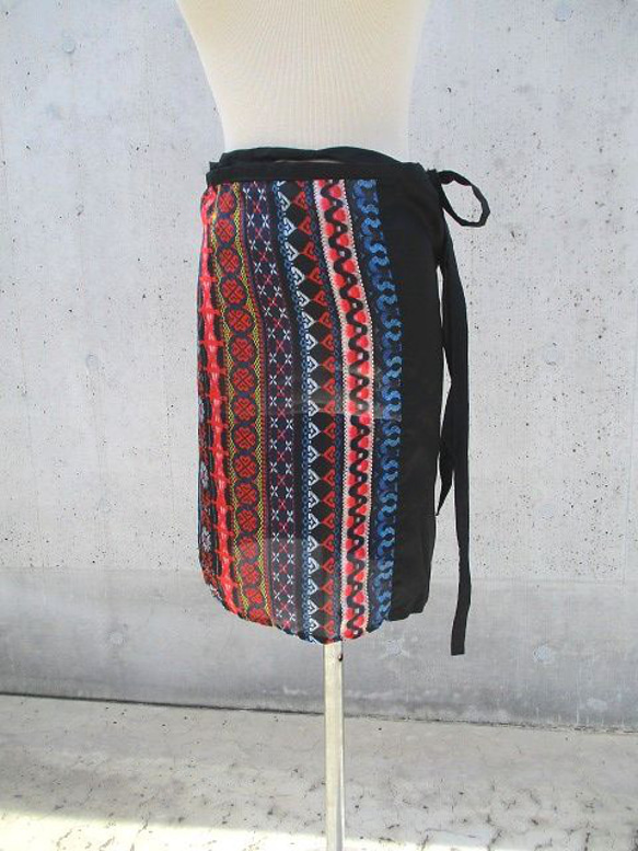 チロリアンテーププリント柄×黒ブラックシルク絹切り替え 巻きスカート