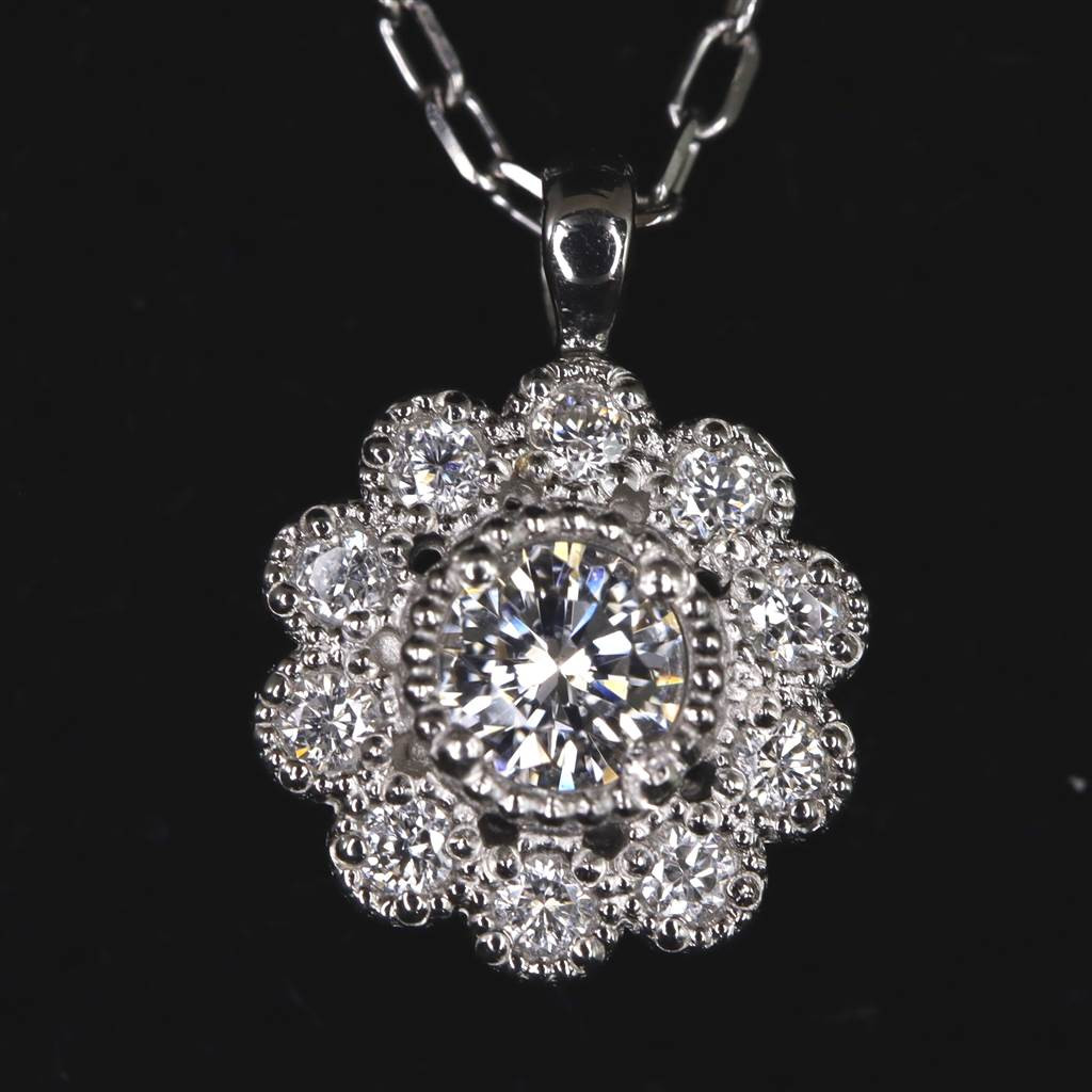 天然ダイヤモンド 0.08ct  フラワーモチーフペンダント Pt900   #14737
