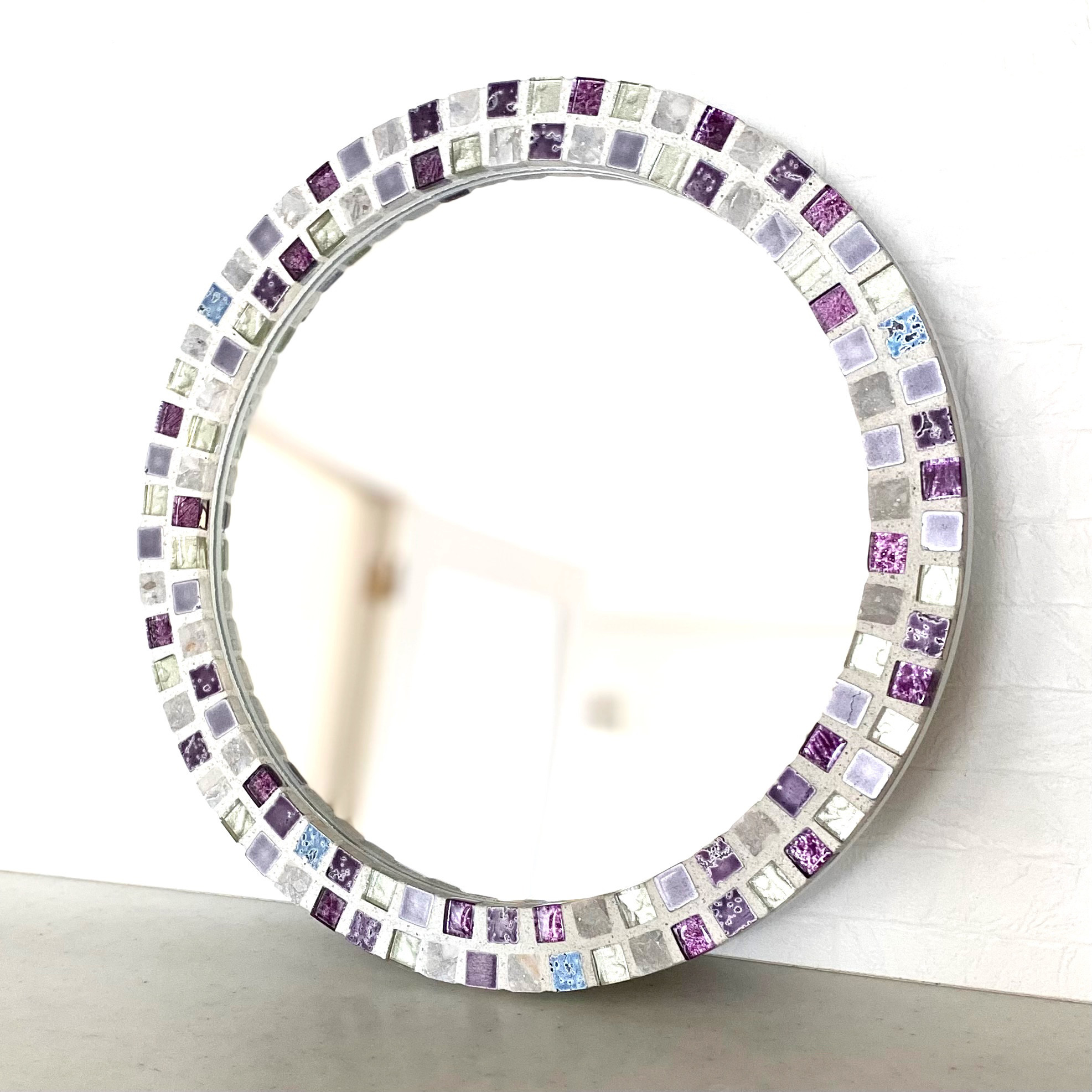 エレガントなパープル☆ ガラスタイルと大理石の鏡