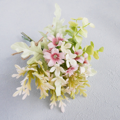 ピンク小花とブバリアのミニグリーンブーケ❀アーティフィシャル