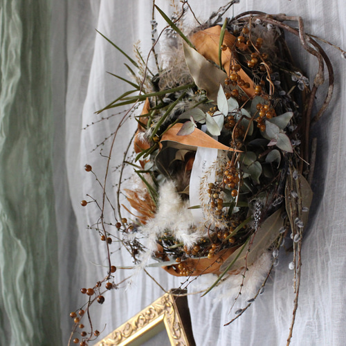 wreath「鳥の巣と夕焼け」№2 小豆柳とグレビレアゴールドのリース