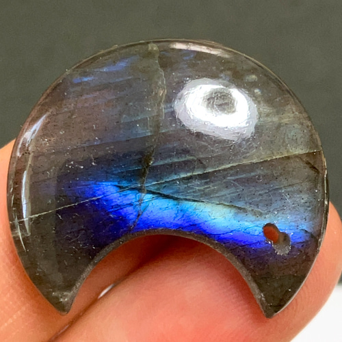 穴あきラブラドライト月[716] 27x17mm 33Cts 天然石 ／ ルース