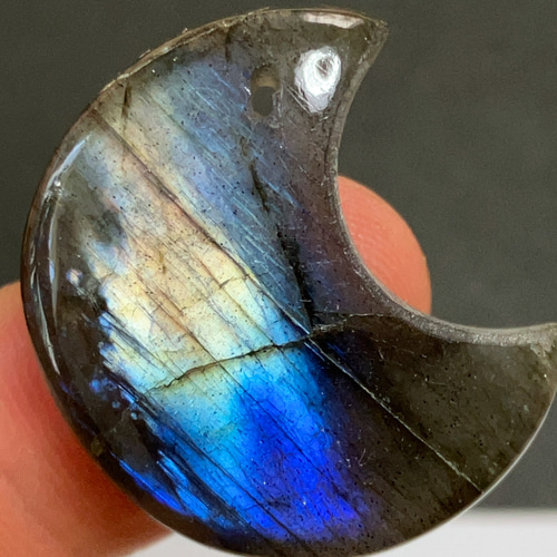 穴あきラブラドライト月[716] 27x17mm 33Cts 天然石 ／ ルース