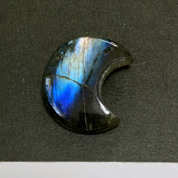 穴あきラブラドライト月[716] 27x17mm 33Cts 天然石 ／ ルース
