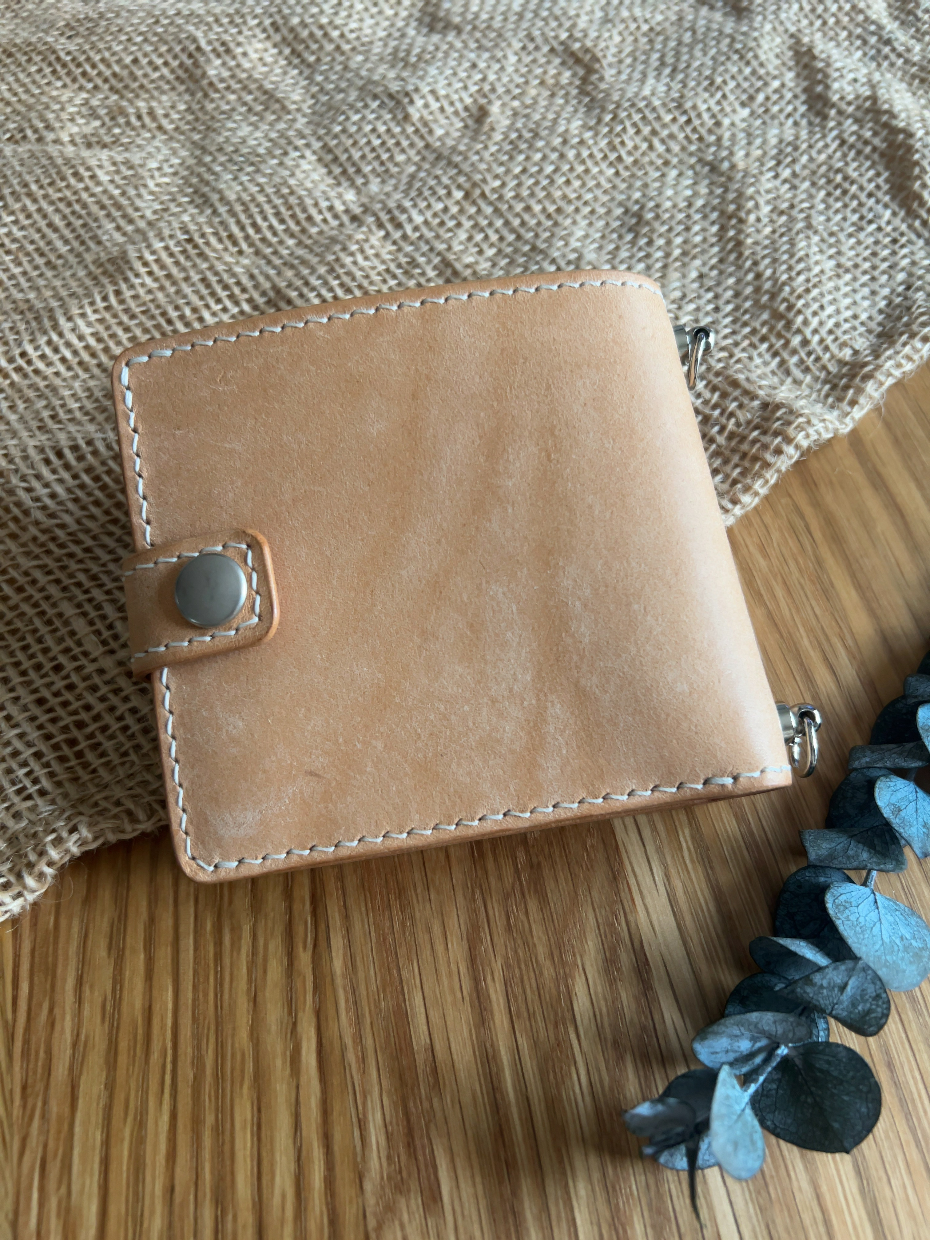 【右利き】お財布ショルダー　二つ折り財布　肩掛け　斜めかけ　ショルダーチェーン　ナチュラル