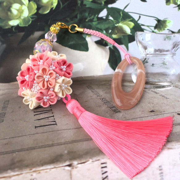 つまみ細工帯飾り　根付け　バックチャーム ❁つまみ細工正絹着物桜パステル＆とんぼ玉根付けストラップ❁帯