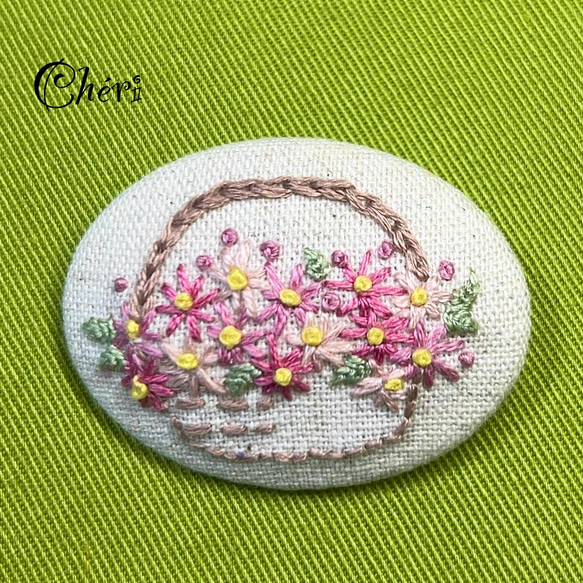 受注製作】ブルーデージー刺繍バッチ ブローチ Chéri 通販