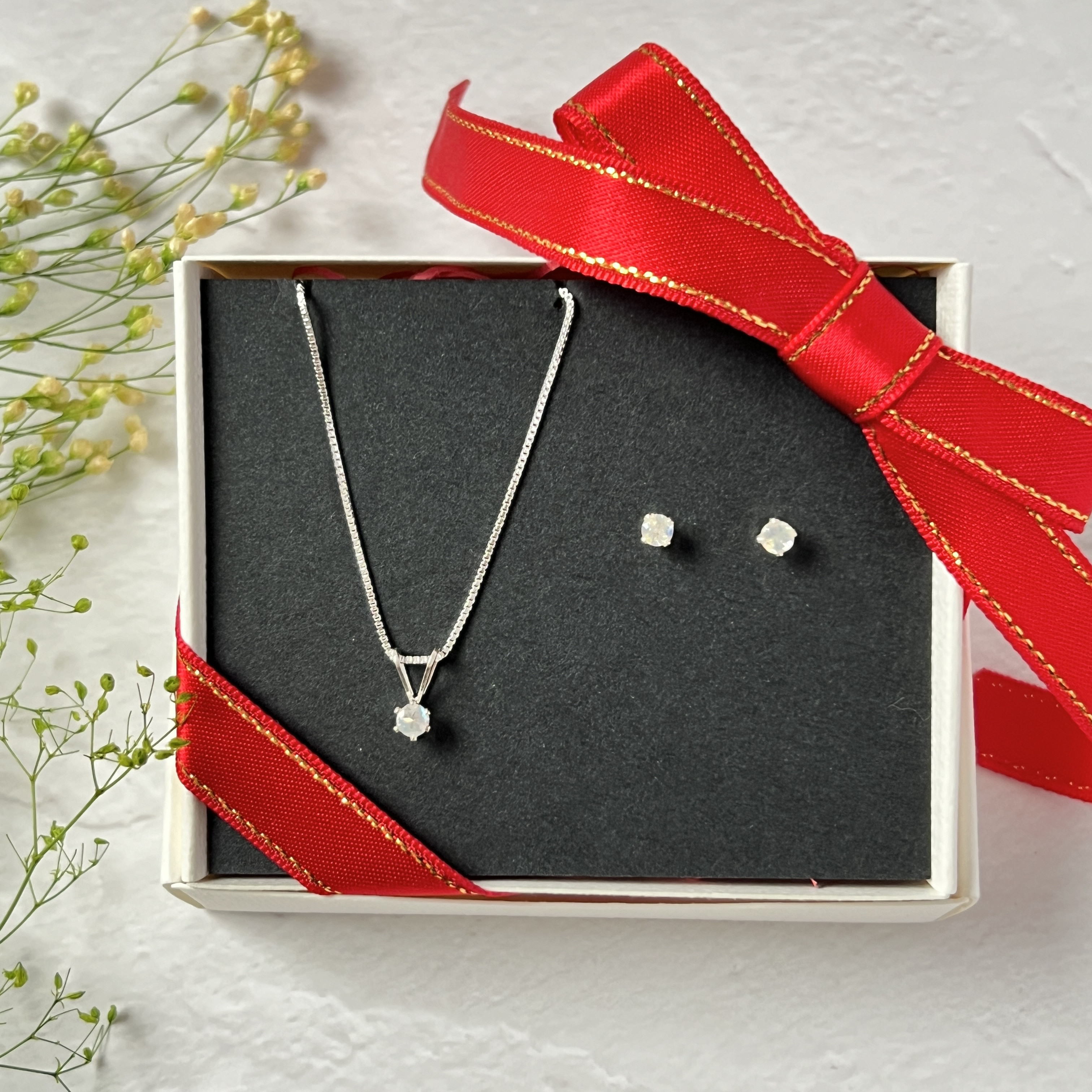 silver925⭐︎ホワイトラブラドライトのピアスとネックレスセット⭐︎ギフト✴︎コフレ