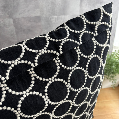 座布団カバー(55㎝×59㎝) ナチュラルベーシックな刺繍生地