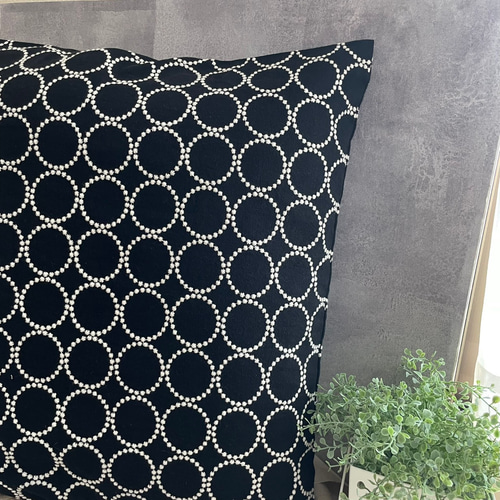 刺繍入り座布団カバー 座布団カバー 刺繍 57センチ四方 - メルカリ