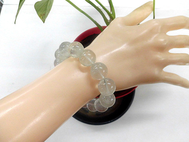 天然石 ホワイトファントム 14.9mm～15.8mm玉m玉 ブレスレット 内周18.7cm 　　240101499