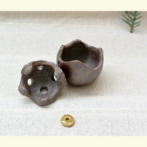 茶色フクロウの香炉 お香立て こげ茶 ふくろう 鳥 野生 手作り陶芸