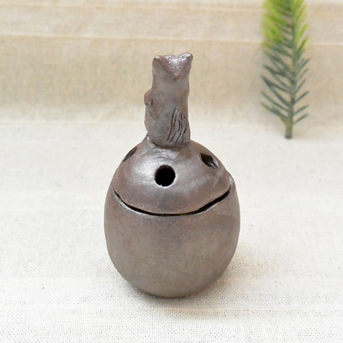 招きネコの香炉 お香立て 右手上げ 招き猫 茶色ねこ 猫 ワイルド