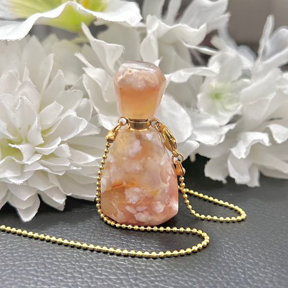 桜瑪瑙 香水瓶 50mm チェーン付き 天然石ネックレス・インテリア