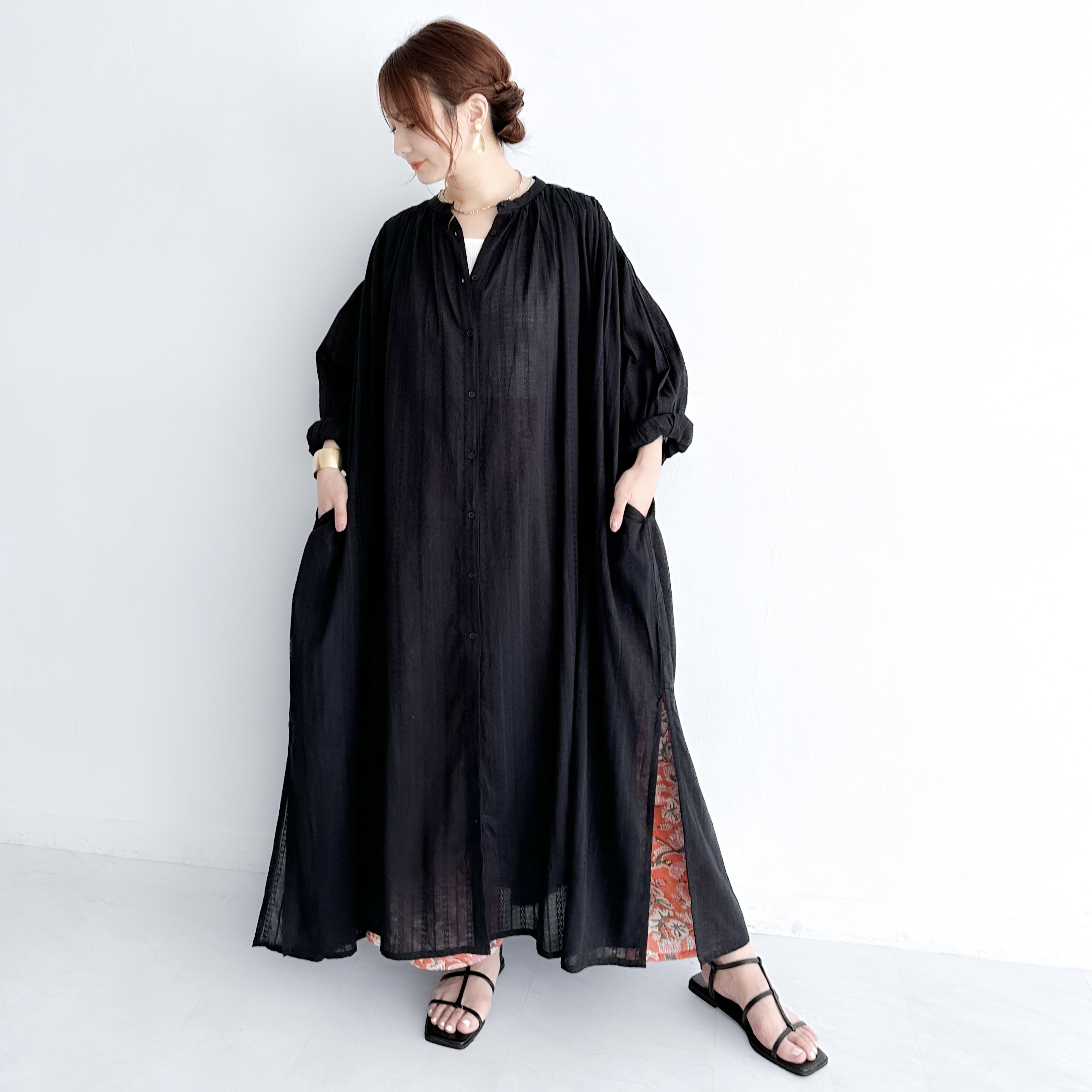 インド綿 ストライプドビーのロングシャツワンピース〔ブラック〕