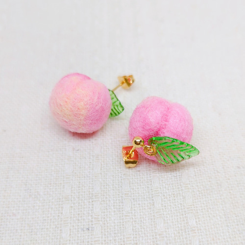 桃のピアス イヤリング 羊毛フェルト 果物シリーズ イヤリング
