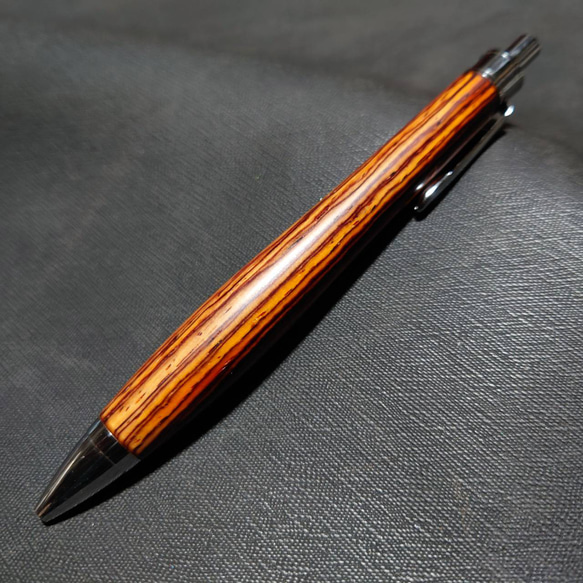 ココボロ　ウッドボールペン【送料・ギフトボックス無料・当日発送】 【受注製作】海と船　手作り木製の回転式ボールペン（ココボロ；真鍮のメッキ） KUE1516482878(11505円)