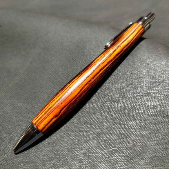 ココボロ　ウッドボールペン【送料・ギフトボックス無料・当日発送】 【受注製作】海と船　手作り木製の回転式ボールペン（ココボロ；真鍮のメッキ） KUE1516482878(11505円)