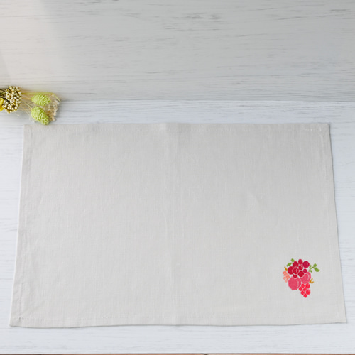 かわいい果実の刺繍 リネンの長方形ハンカチ ほっこりクロスステッチ