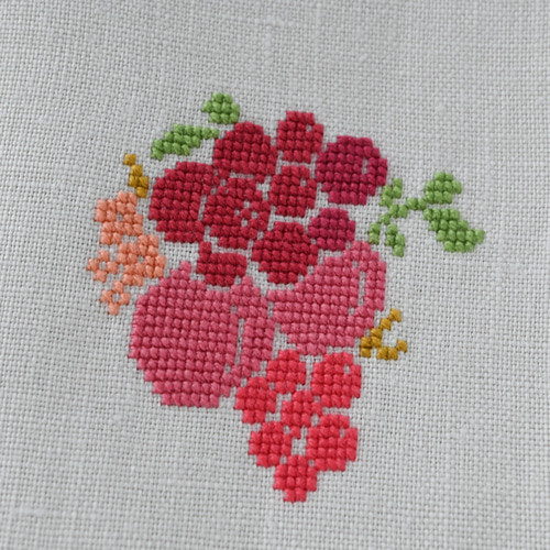 かわいい果実の刺繍 リネンの長方形ハンカチ ほっこりクロス