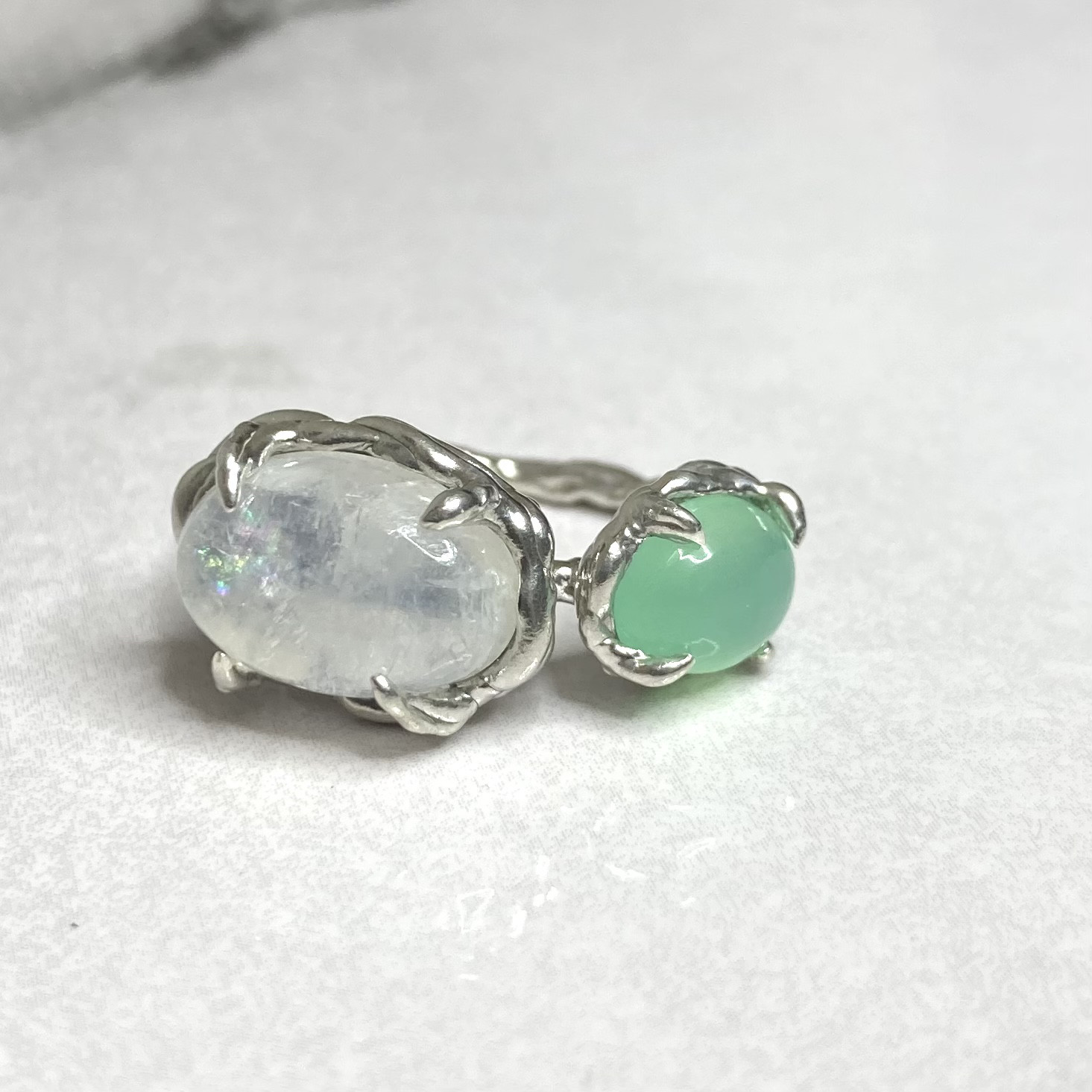 SV925　ムーンストーンxプレナイト　イヤカフ