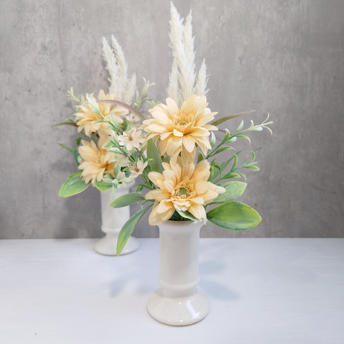 ガーベラのふんわり仏花 《単品・陶器付き》【アーティシャルフラワー