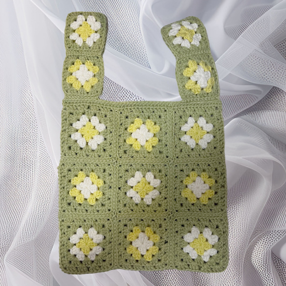 再販 お花モチーフのグラニースクエアバッグ｜かぎ針編み / 受注制作 / ハンドメイド / ナチュラルカラー 6枚目の画像