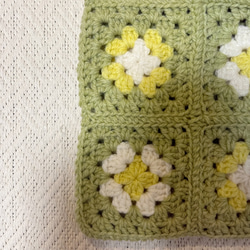 再販 お花モチーフのグラニースクエアバッグ｜かぎ針編み / 受注制作 / ハンドメイド / ナチュラルカラー 4枚目の画像