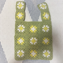 再販 お花モチーフのグラニースクエアバッグ｜かぎ針編み / 受注制作 / ハンドメイド / ナチュラルカラー 2枚目の画像