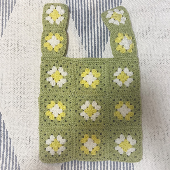再販 お花モチーフのグラニースクエアバッグ｜かぎ針編み / 受注制作 / ハンドメイド / ナチュラルカラー 2枚目の画像