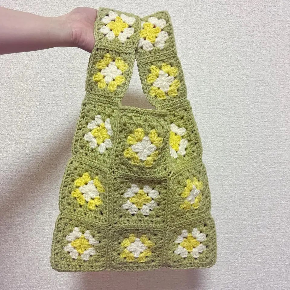 再販 お花モチーフのグラニースクエアバッグ｜かぎ針編み / 受注制作 / ハンドメイド / ナチュラルカラー