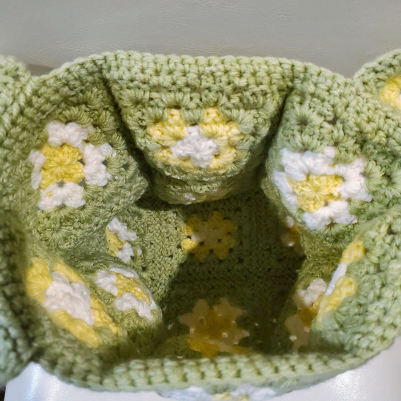 再販 お花モチーフのグラニースクエアバッグ｜かぎ針編み / 受注制作 / ハンドメイド / ナチュラルカラー 7枚目の画像