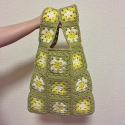 再販 お花モチーフのグラニースクエアバッグ｜かぎ針編み / 受注制作 / ハンドメイド / ナチュラルカラー 5枚目の画像
