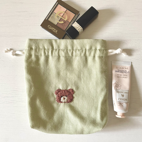 ちびクマちゃんの刺繍のふんわり4重ガーゼ巾着(くすみカラー) 巾着袋