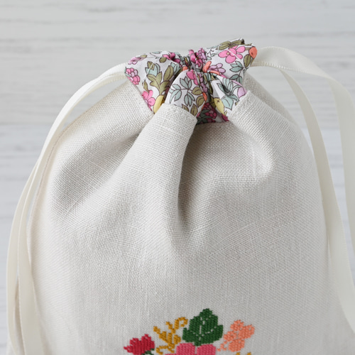 花柄刺繍のリネン巾着袋 ほっこりクロスステッチ 巾着袋 NJUTA