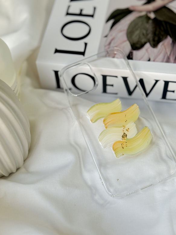 【waveline】olive×gold ニュアンス スマホケース iphone/アクリル絵の具 4枚目の画像