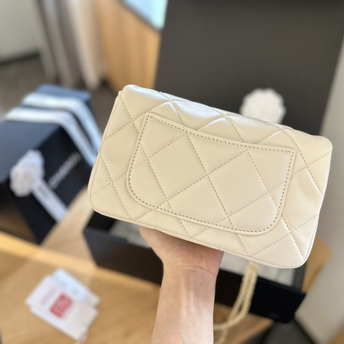 **夏までに欲しい**【CHANEL】 シャネル ショルダーバッグ 210.jpg
