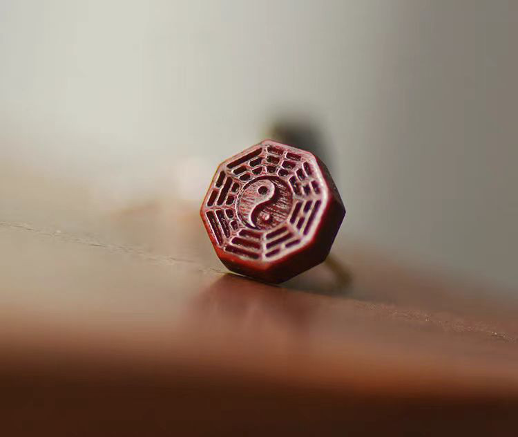 ハンドメイド ピアス 太極八卦図  手作り イヤリング 赤い檀 耳飾 ノン·ホール クリップ式可能 誕生日 周年記念
