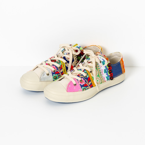 Mariella / Size 24.5cm 靴職人のリメイクスニーカー インド刺繍リボン