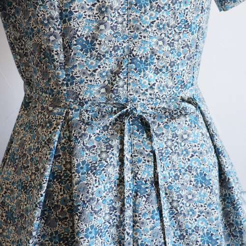 選べる3色◎】リバティフラワープリント 半袖ワンピース【ブルー