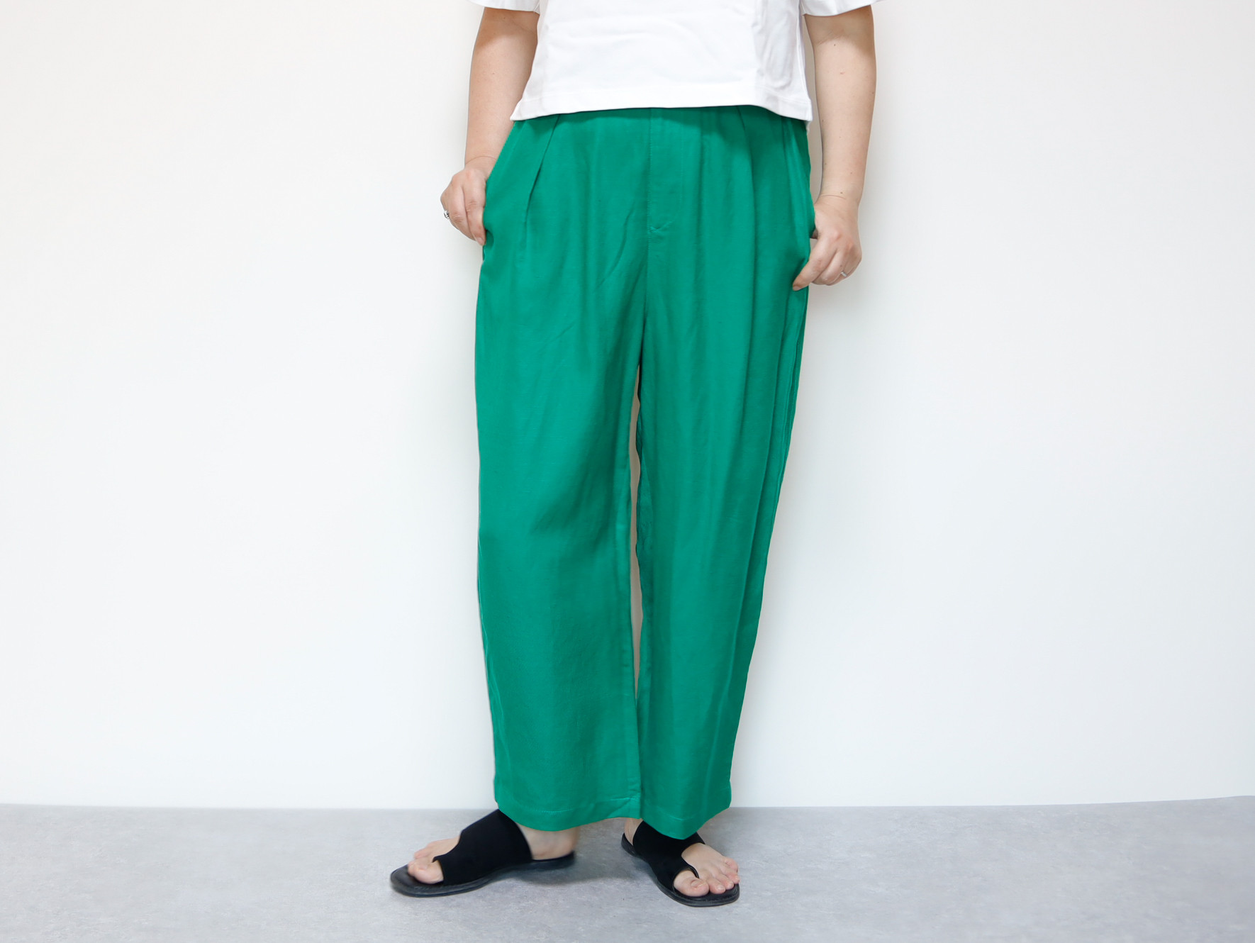 バルーンパンツ  洗える柔らかリネン グリーン 美しい細見えシルエット 落ち感 履き心地抜群！