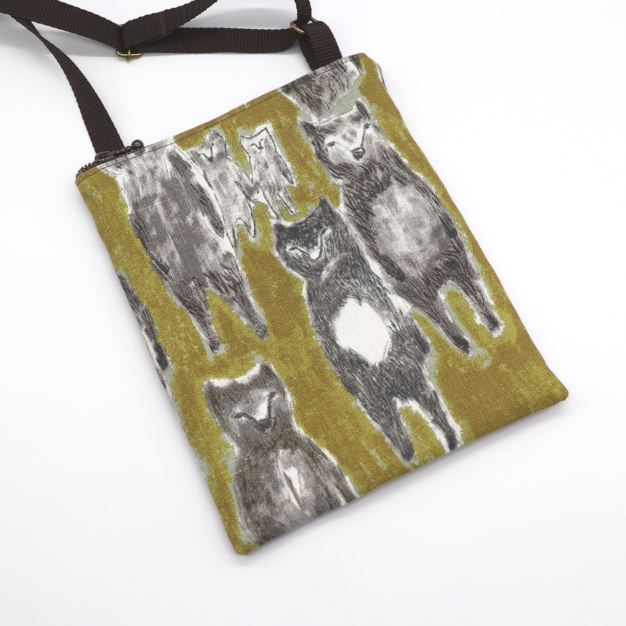 13 パスポートケースショルダータイプ ミナペルホネン mina