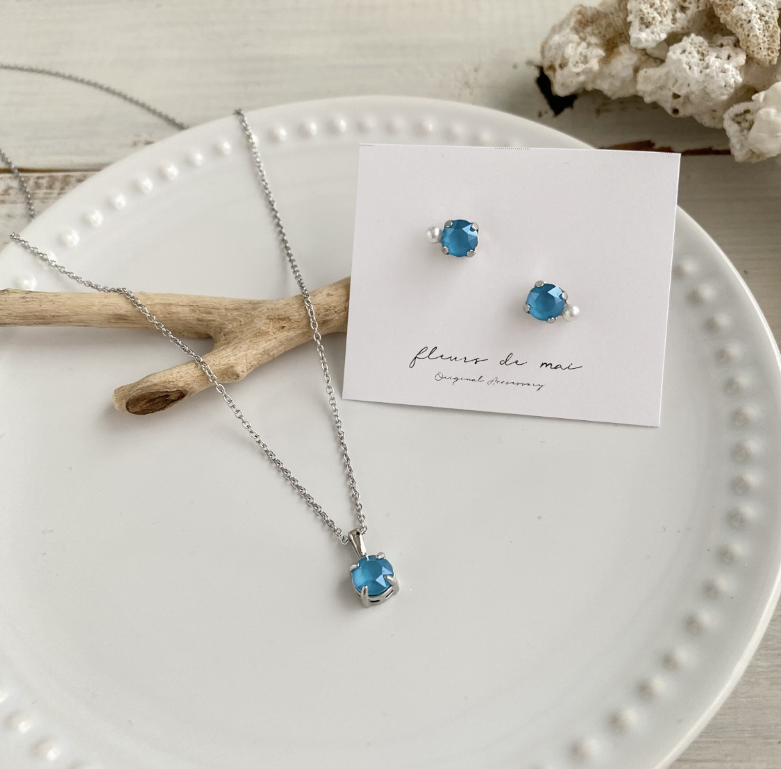 イヤリング 美品SWAROVSKI ネックレス セット　お値下げ中　箱無し