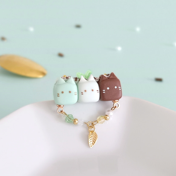 チョコミントパフェなネコキューブブローチ .猫ねこ ブローチ DOKUNEKO