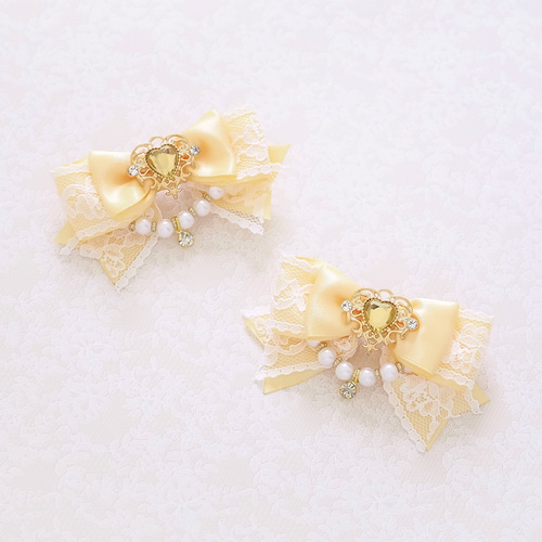 ライトグリーンMoonヘアクリップ　ロリータ　地雷　量産型　推し活　ハンドメイド ライトグリーンMoonヘアクリップ ロリータ 地雷 量産型 推し活